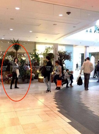 Thái Lan xôn xao vì bức ảnh nghi bà Yingluck đi shopping ở London - ảnh 1