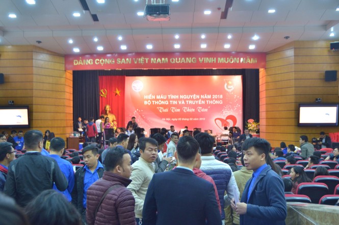 Lãnh đạo Bộ Thông tin & Truyền thông hào hứng hiến máu cứu người - ảnh 2