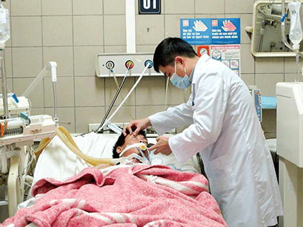 Giận chồng suốt ngày nhậu tất niên, vợ uống rượu đến mức ngộ độc - ảnh 1