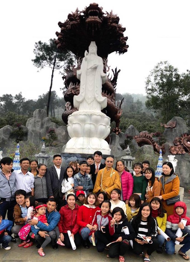Các tuyển thủ U23 mệt phờ vì 'chạy show' chúc Tết - ảnh 2
