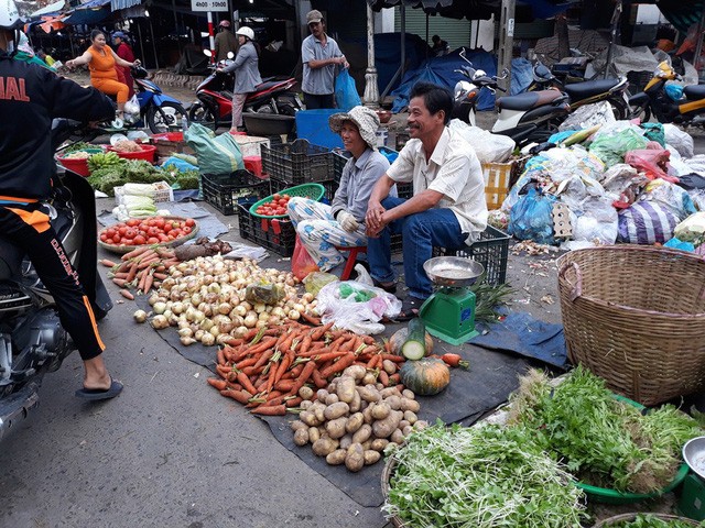 Đà Nẵng: Chợ nhộn nhịp ngày mùng 3 Tết - ảnh 2