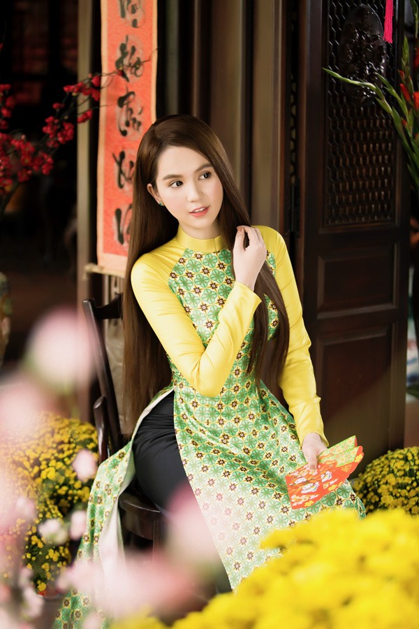 Ngọc Trinh, áo dài Tết - ảnh 5