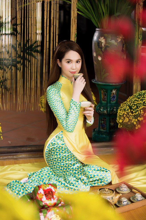 Ngọc Trinh, áo dài Tết - ảnh 6