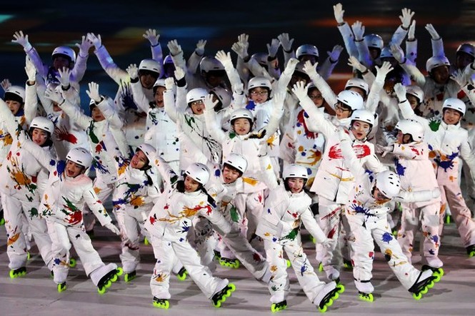 Ivanka Trump tươi cười vẫy chào VĐV liên Triều tại lễ bế mạc Olympic - ảnh 7