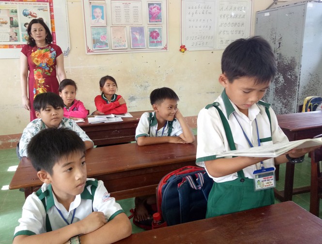 Bộ GD-ĐT tặng Bằng khen học sinh lớp 3 trả tài sản cho người đánh rơi - ảnh 1