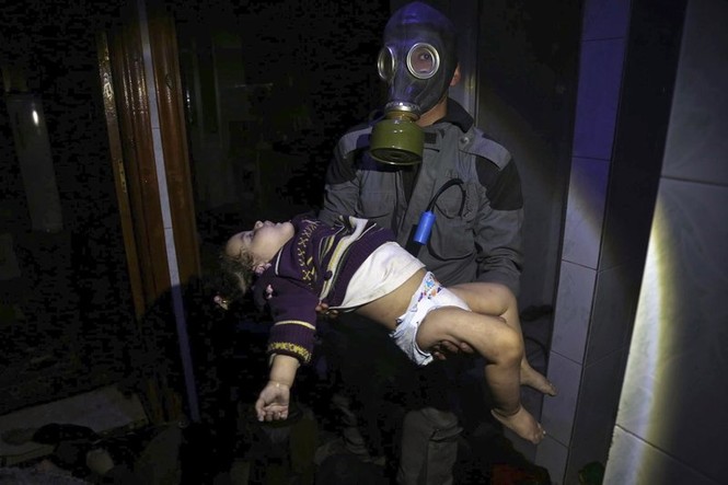 14 người thiệt mạng trong vụ tên lửa không kích sân bay Syria - ảnh 2