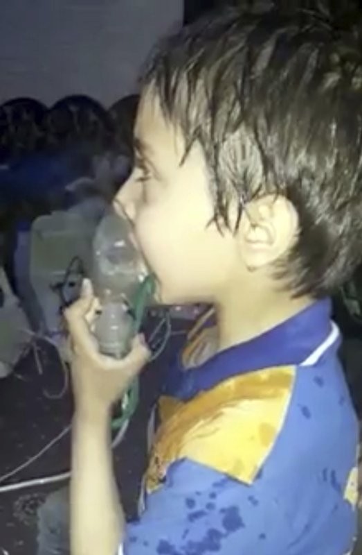 14 người thiệt mạng trong vụ tên lửa không kích sân bay Syria - ảnh 6