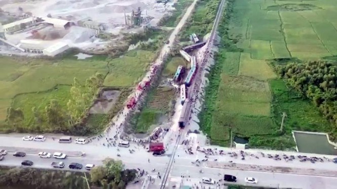 Cận cảnh hiện trường vụ tai nạn tàu hỏa ở Thanh Hóa - ảnh 1