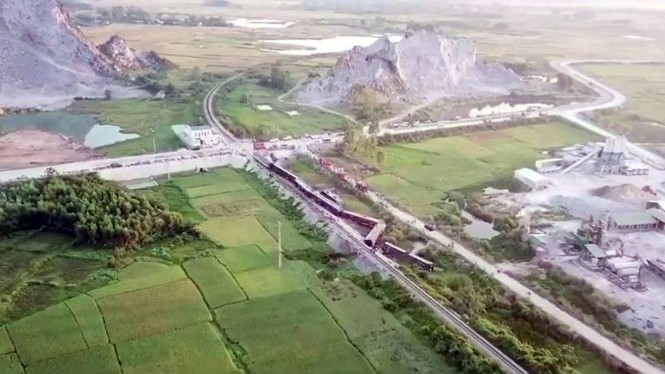 Cận cảnh hiện trường vụ tai nạn tàu hỏa ở Thanh Hóa - ảnh 3