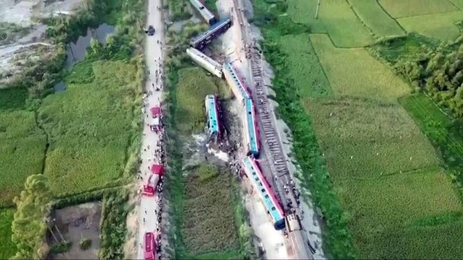 Cận cảnh hiện trường vụ tai nạn tàu hỏa ở Thanh Hóa - ảnh 5