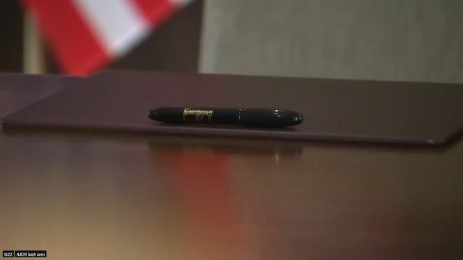Vì sao ông Kim Jong-un phải mượn bút em gái để kí thoả thuận chung? - ảnh 1