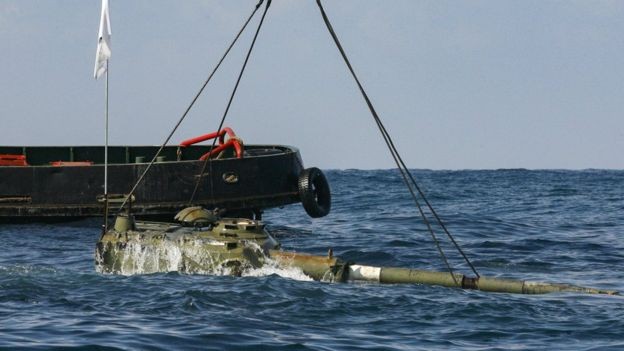 Hé lộ lý do Lebanon thả 10 xe tăng xuống đáy biển - ảnh 2
