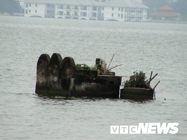 Giải mã bí ẩn về những ngôi mộ cổ thoắt ẩn thoắt hiện giữa sương khói Hồ Tây - ảnh 2