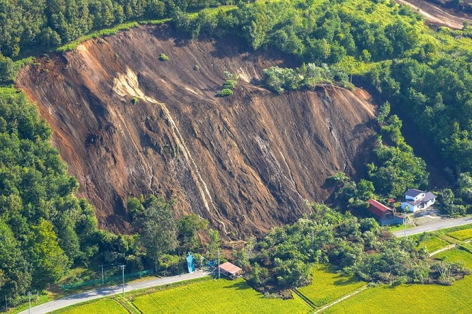 Tin mới vụ động đất Nhật Bản: 9 người thiệt mạng, 300 người bị thương - ảnh 1