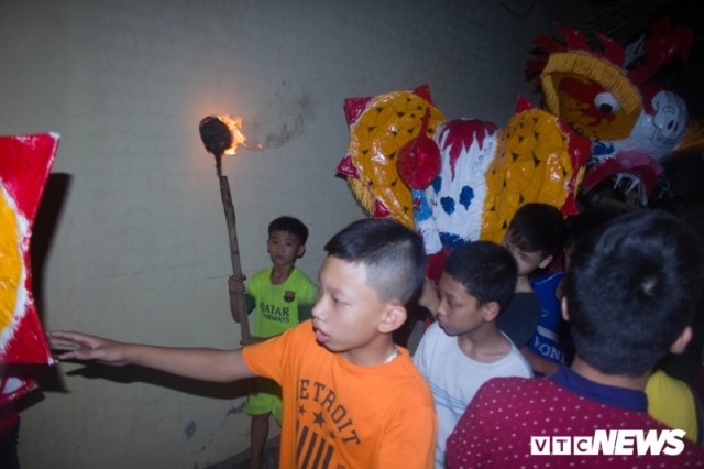 Ngôi làng từ trẻ đến già đều biết múa sư tử, thổi lửa như nghệ sĩ xiếc - ảnh 9