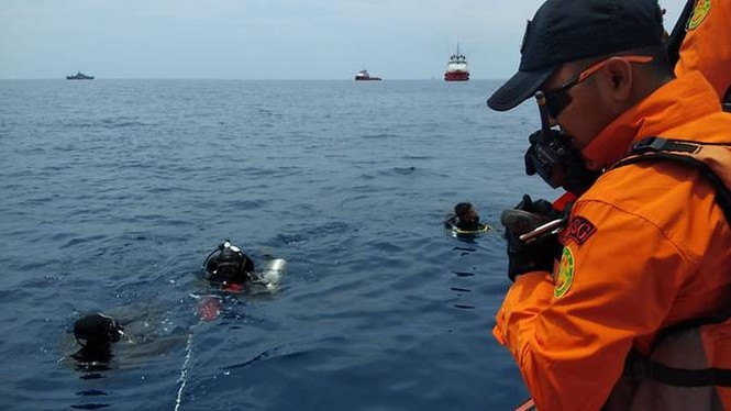 Rơi máy bay Indonesia: Quan chức thoát chết vào phút chót vì tắc đường - ảnh 2