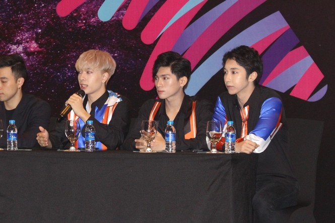 Simon D, Gray và Loco đếm ngược chào năm mới cùng fans Đà Nẵng - ảnh 3