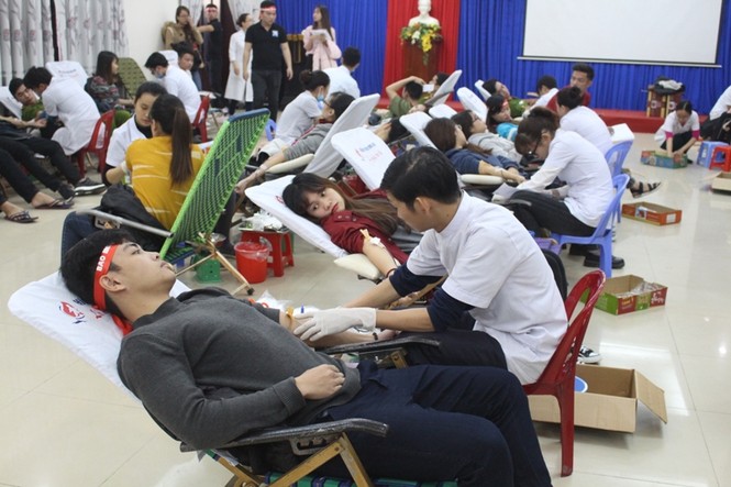 Ngày hội Chủ Nhật Đỏ tại Đà Nẵng thu về 689 đơn vị máu - ảnh 4