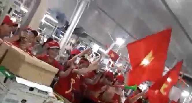 Tiểu thương Đà Nẵng hẹn nhau...nghỉ bán để xem Chung kết - ảnh 2