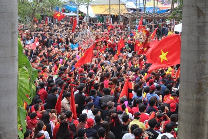 Biển “cờ đỏ sao vàng” ở Đà Nẵng cổ vũ U23 Việt Nam - ảnh 5