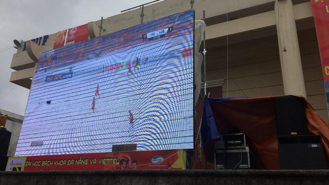 Biển “cờ đỏ sao vàng” ở Đà Nẵng cổ vũ U23 Việt Nam - ảnh 7