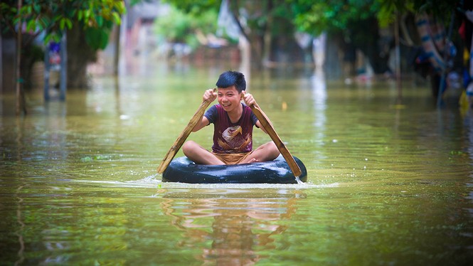 Dân Chương Mỹ vẫn khốn khổ gần một tuần sau sự cố vỡ đê - ảnh 7