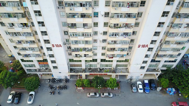 Sân thượng trồng rau, tầng một chứa rác ở khu tái định cư Nam Trung Yên - ảnh 6