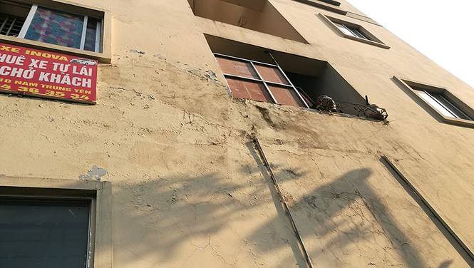 Sân thượng trồng rau, tầng một chứa rác ở khu tái định cư Nam Trung Yên - ảnh 9