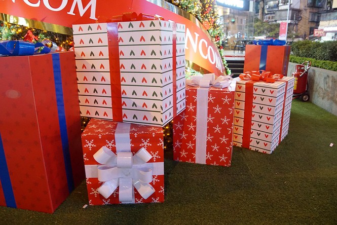 Không khí Noel tràn ngập phố phường Hà Nội - ảnh 2