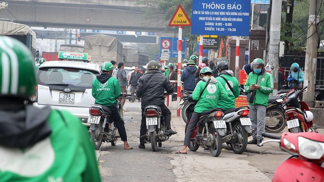 Giao thông Hà Nội bắt đầu 'tăng nhiệt' trước nghỉ lễ - ảnh 9