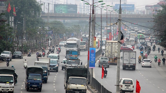 Giao thông Hà Nội bắt đầu 'tăng nhiệt' trước nghỉ lễ - ảnh 1