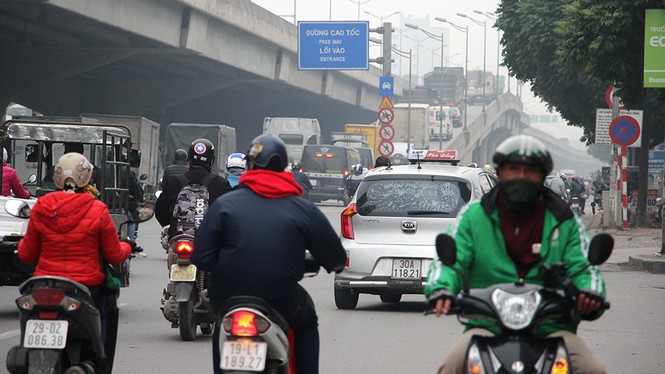 Giao thông Hà Nội bắt đầu 'tăng nhiệt' trước nghỉ lễ - ảnh 3
