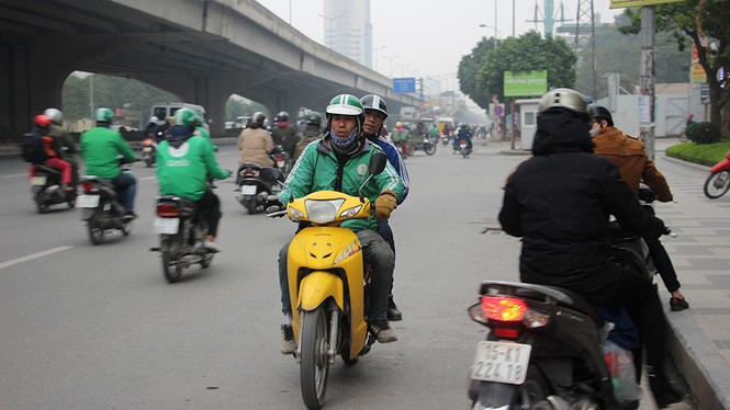 Giao thông Hà Nội bắt đầu 'tăng nhiệt' trước nghỉ lễ - ảnh 8