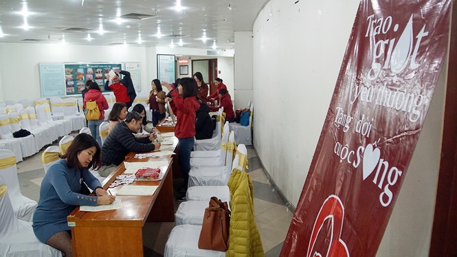 Cộng đồng cựu học sinh 9295 Hà Nội trao giọt máu hồng - ảnh 1