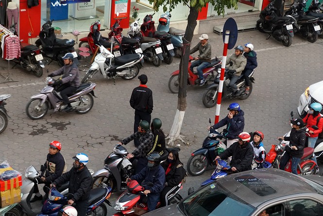 Ái ngại giao thông Hà Nội ngày cận Tết - ảnh 5