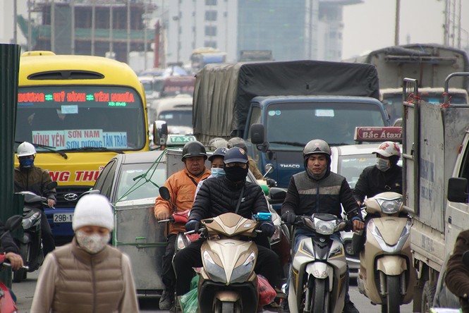 Ái ngại giao thông Hà Nội ngày cận Tết - ảnh 8