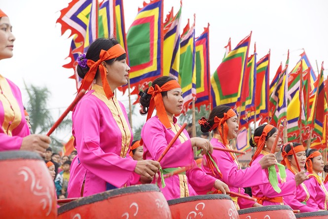 Xem 'Nhà Vua' 95 tuổi xuống đồng làm lễ Tịch Điền - ảnh 8