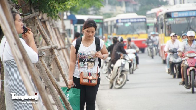 Người dân trở lại Thủ đô sau kỳ nghỉ lễ, giao thông 'nóng' trở lại - ảnh 8