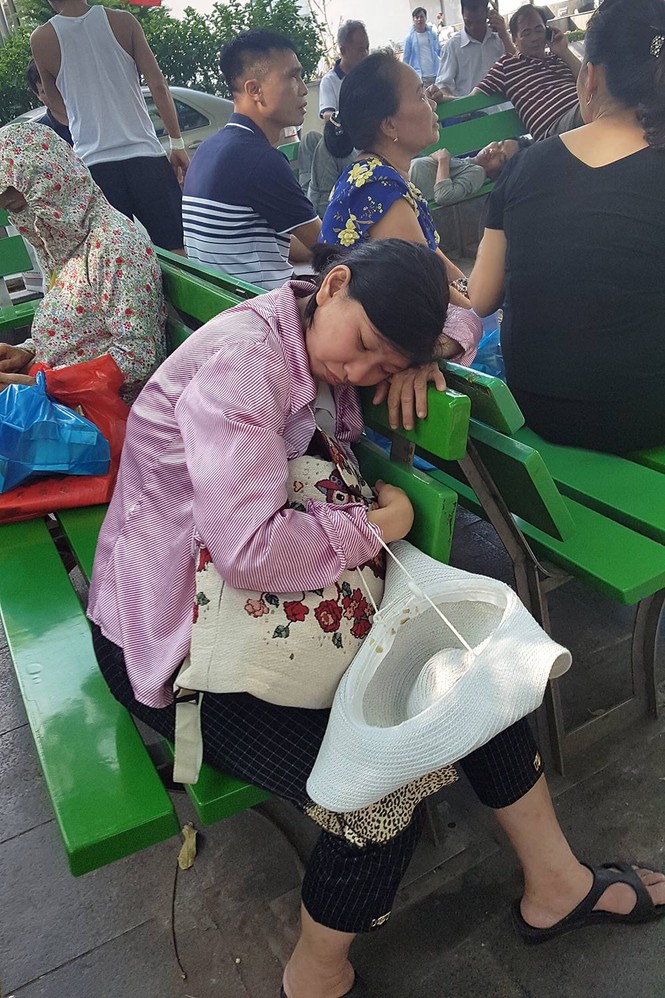 Ghé thăm những bệnh viện ở Hà Nội ngày nắng nóng như đổ lửa - ảnh 7