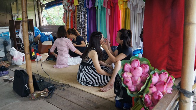 Ăn theo mùa sen Hồ Tây, kiếm tiền triệu mỗi ngày - ảnh 6