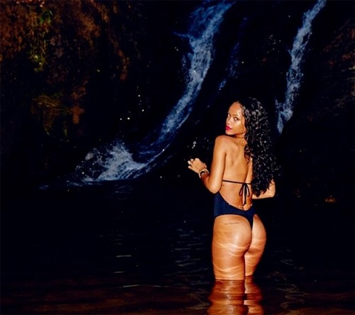 Rihanna sexy với áo tắm hai mảnh trên du thuyền - ảnh 6