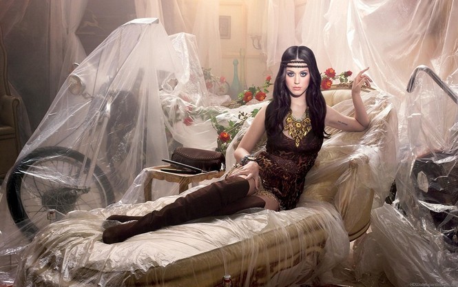 Katy Perry hóa thân thành 'Nữ hoàng Ai Cập' - ảnh 4