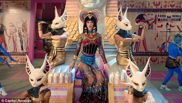 Katy Perry trổ tài múa cột điêu luyện - ảnh 4
