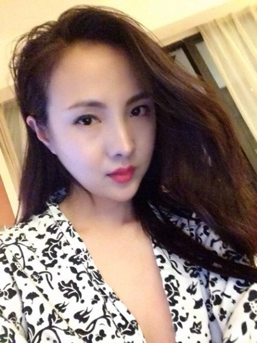 Can Lộ Lộ bất ngờ 'kín cổng cao tường