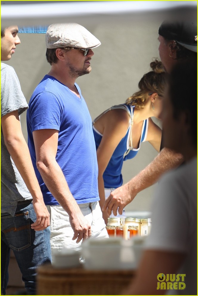 Leonardo DiCaprio diện đồ tông xuyệt tông với siêu mẫu - ảnh 5