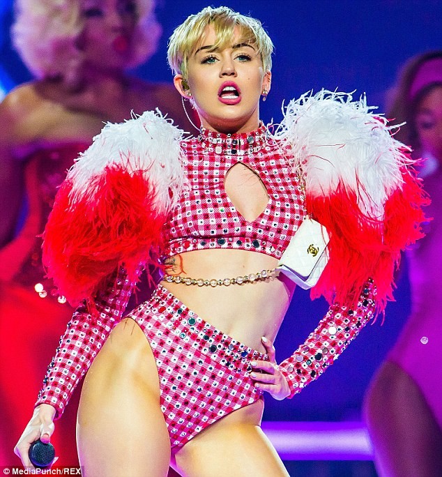 Miley Cyrus nhập viện do dị ứng kháng sinh - ảnh 2