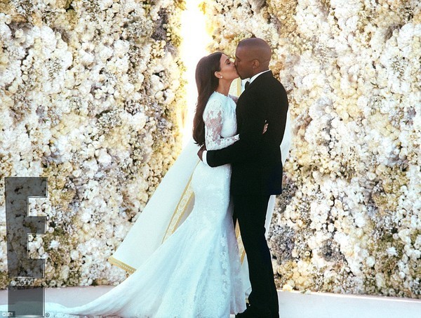 Kim Kardashian khoe ảnh cưới sau hôn lễ - ảnh 3