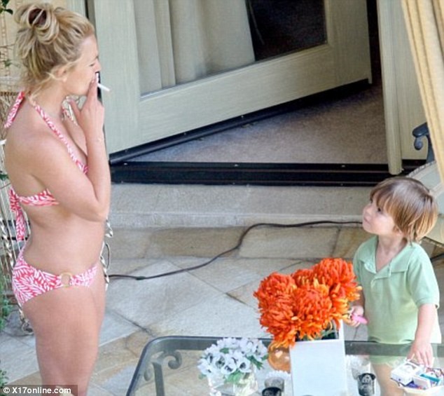 Britney Spears bộ dạng xấu xí xuống phố - ảnh 6