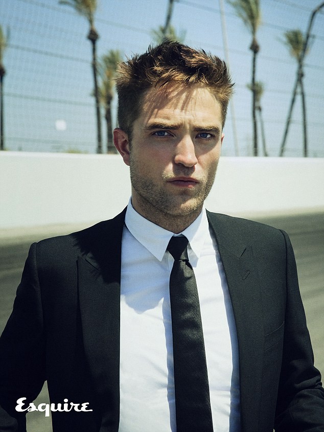 'Ma cà rồng' Robert Pattinson đã quên chuyện bị 'cắm sừng' - ảnh 1
