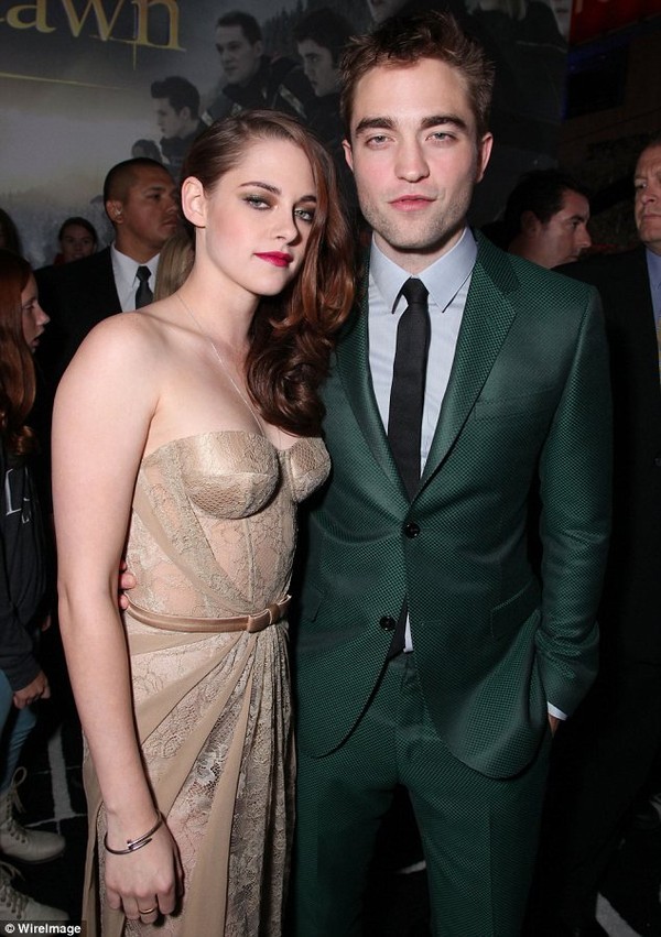'Ma cà rồng' Robert Pattinson đã quên chuyện bị 'cắm sừng' - ảnh 4